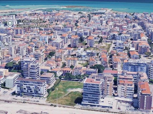 Terreno in vendita di 4390 m² in Viale Luisa D&apos Annunzio