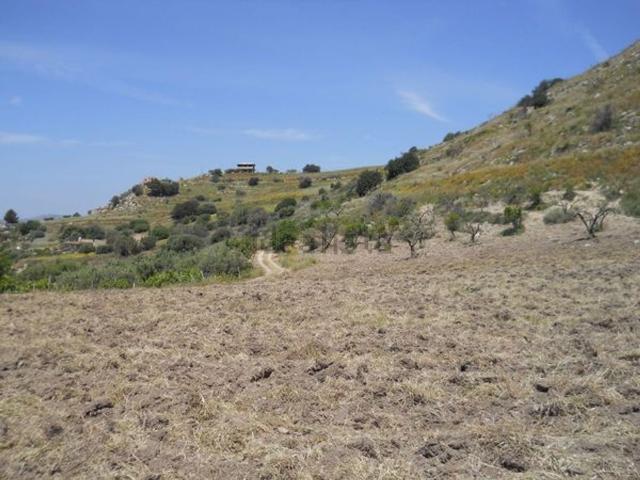Terreno in vendita di 43920 m² in Contrada La Montagnella Caltafaraci, 47