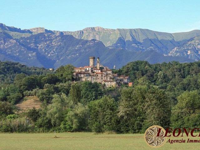 Terreno in vendita di 4396 m² in Via Piano di Malgrate, 22