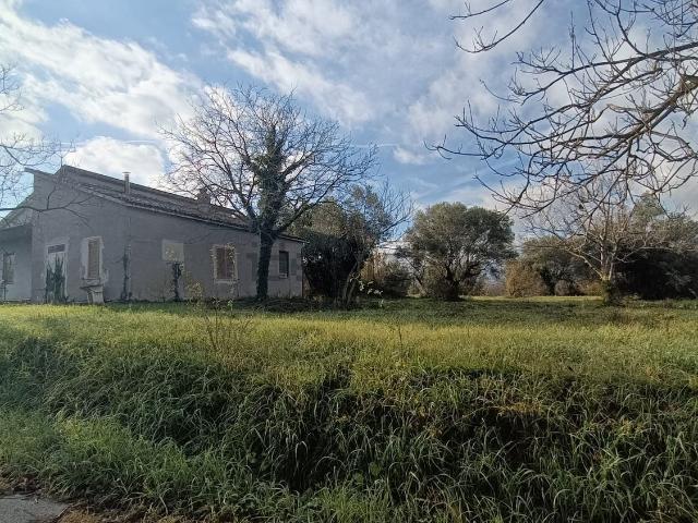 Terreno in vendita di 43000 m² in Contrada Le Plaie