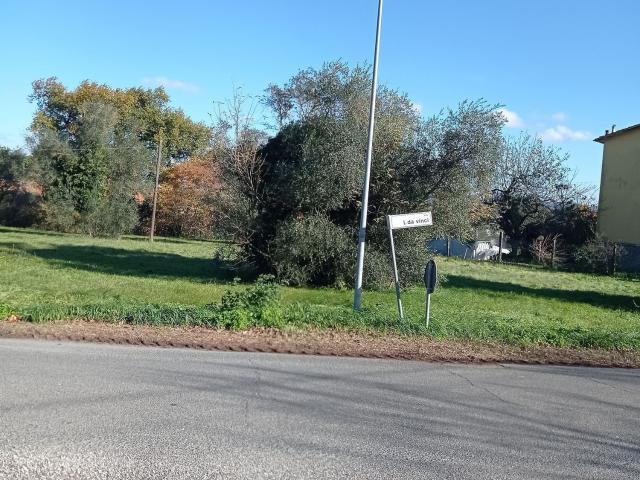 Terreno in vendita di 4300 m² in Via Leonardo da Vinci