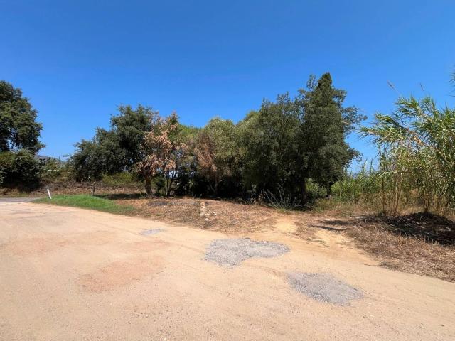Terreno in vendita di 430 m² in Via Generale Tosciri