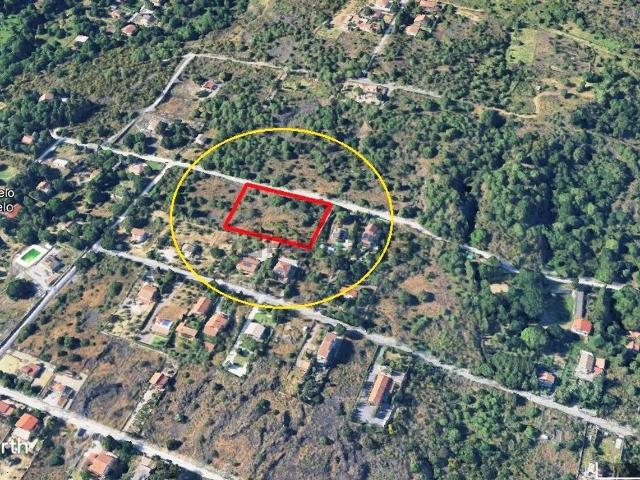 Terreno in vendita di 4485 m² in Via Grotta d&apos Angelo, 2