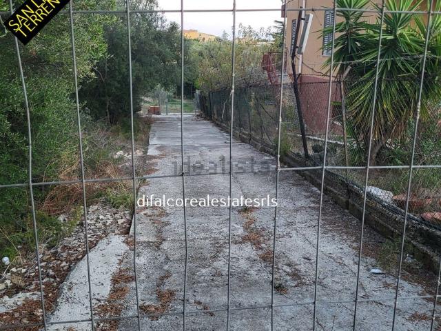 Terreno in vendita di 440 m² in Via dei Giardini