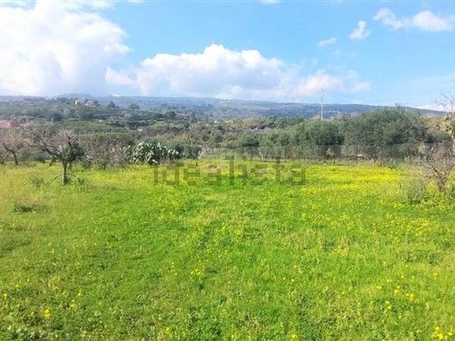 Terreno in vendita di 4500 m² in Via Giarre Nunziata