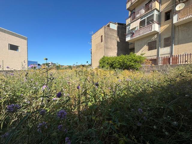 Terreno in vendita di 450 m² in Via Napoli