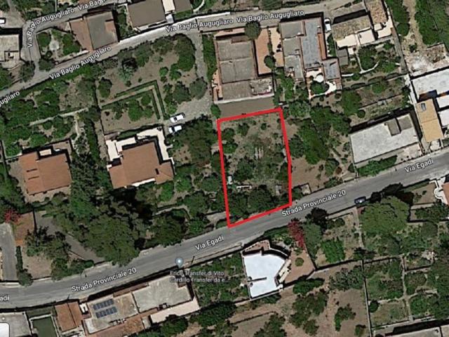 Terreno in vendita di 450 m² in Via Egadi, 12