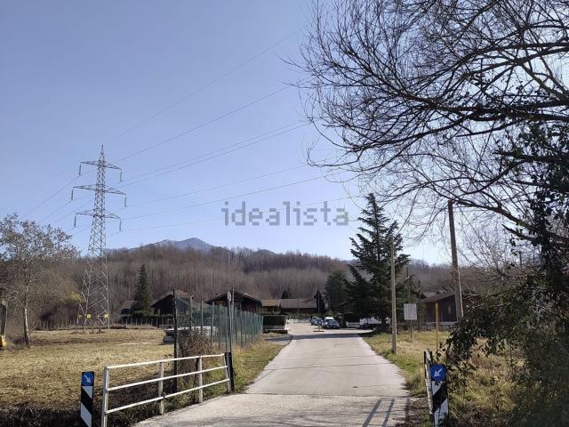 Terreno in vendita di 453 m² in Via Abruzzo, 6