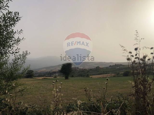 Terreno in vendita di 46960 m²