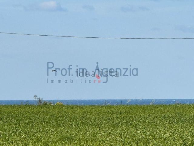 Terreno in vendita di 4606 m² in Contrada Canali