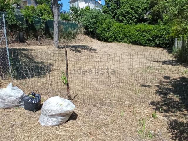 Terreno in vendita di 460 m² in Via Giovanni Pascoli, 6