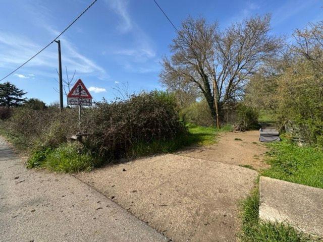 Terreno in vendita di 4749 m² in Strada della Chiusa, 21