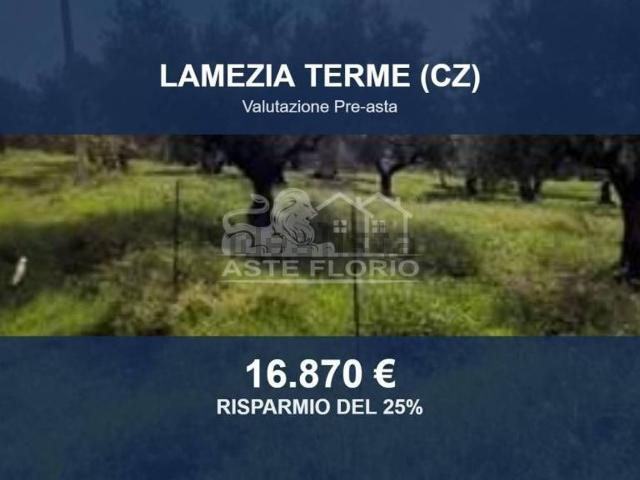 Terreno in vendita di 4713 m² in Via Dario Leone