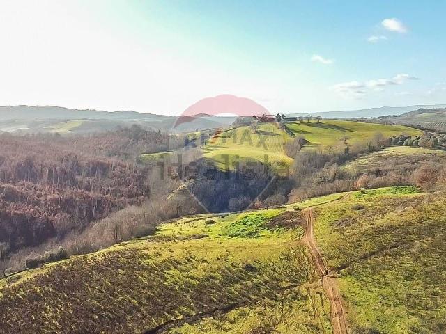 Terreno in vendita di 480000 m² in Strada Senza Nome