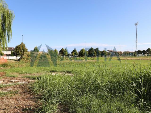 Terreno in vendita di 497 m² in Via Laura Conti