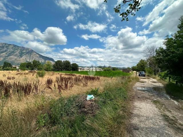Terreno in vendita di 4910 m² in Via Cerretelle
