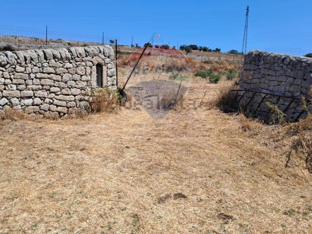 Terreno in vendita di 5080 m² in Strada Senza Nome, 50