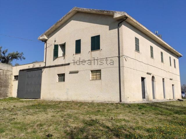 Terreno in vendita di 500000 m² in Contrada ciappino