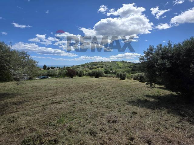 Terreno in vendita di 5000 m² in Via Alcide De Gasperi, 50
