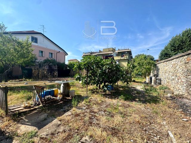 Terreno in vendita di 500 m² in Via Cairoli