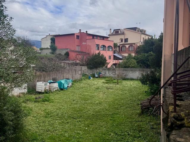 Terreno in vendita di 500 m² in Via dei Partigiani, 18