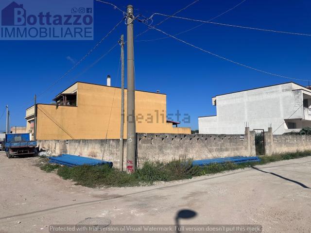 Terreno in vendita di 500 m² in Via Gabriele D&apos Annunzio, 49
