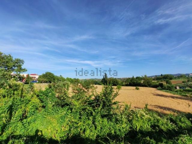 Terreno in vendita di 5279 m² in Via Tavoleto