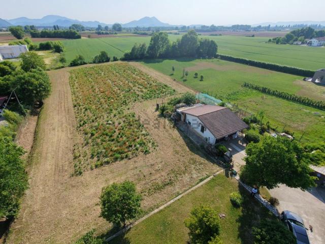 Terreno in vendita di 5237 m² in Via Vegri, 12