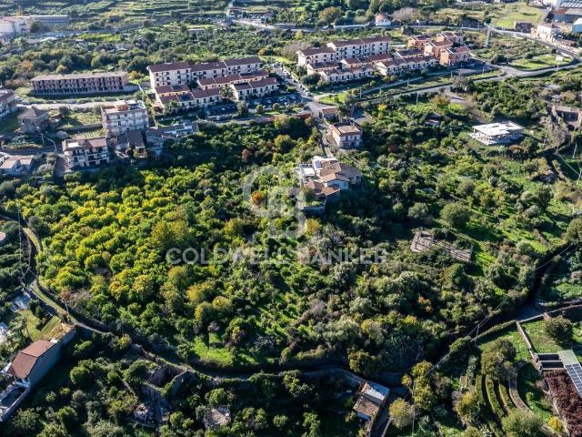 Terreno in vendita di 5363 m² in Via Cubisia, 24