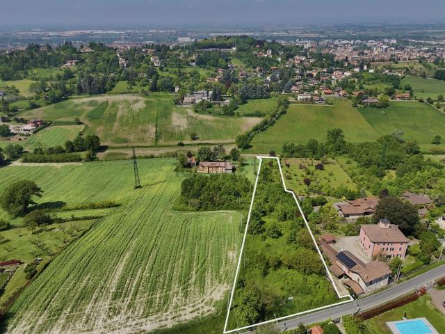 Terreno in vendita di 5383 m² in Via Emilia, 54