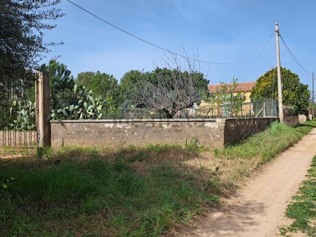 Terreno in vendita di 5300 m² in Via Andromeda, 1211