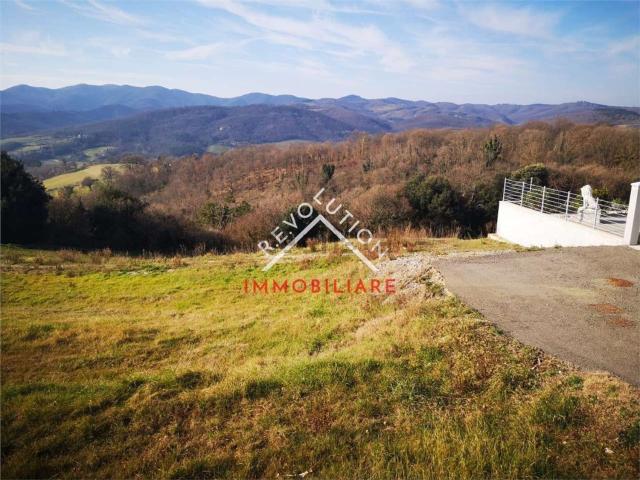 Terreno in vendita di 530 m² in Via Umberto Marinari
