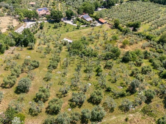 Terreno in vendita di 5460 m² in Via dei Prati