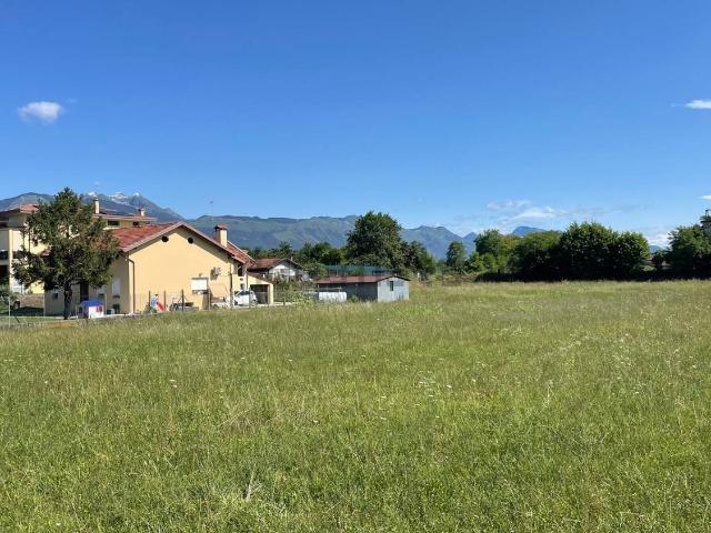 Terreno in vendita di 5400 m² in Via G. Puccini