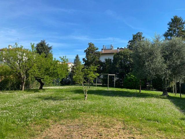 Terreno in vendita di 540 m² in Via Tevere