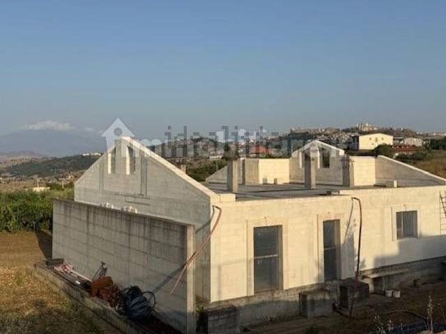 Terreno in vendita di 5418 m² in Via Petralia