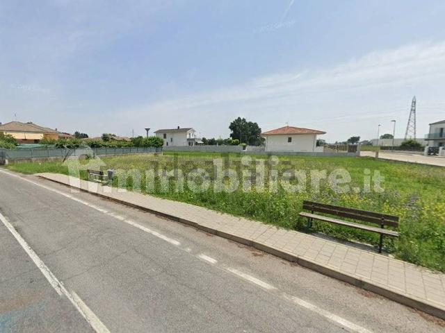 Terreno in vendita di 557 m² in Via Bussolino