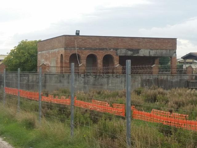 Terreno in vendita di 5500 m² in Via Napoli, 39