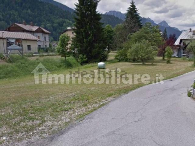 Terreno in vendita di 550 m² in Via Della Sella, 17