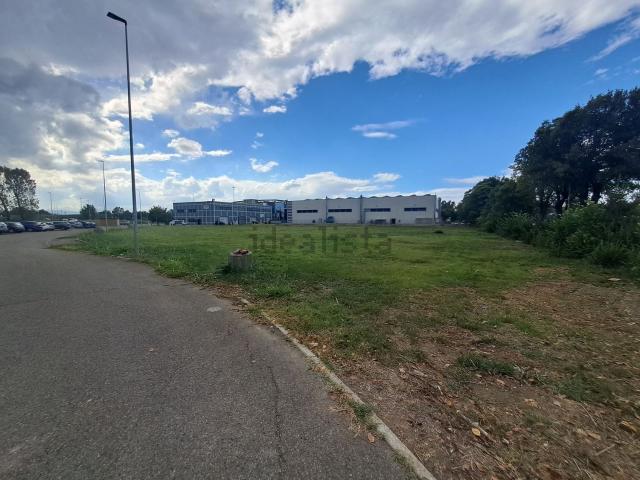 Terreno in vendita di 5534 m² in Via Radici in Piano
