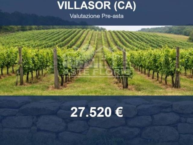 Terreno in vendita di 5645 m² in Via Villasor