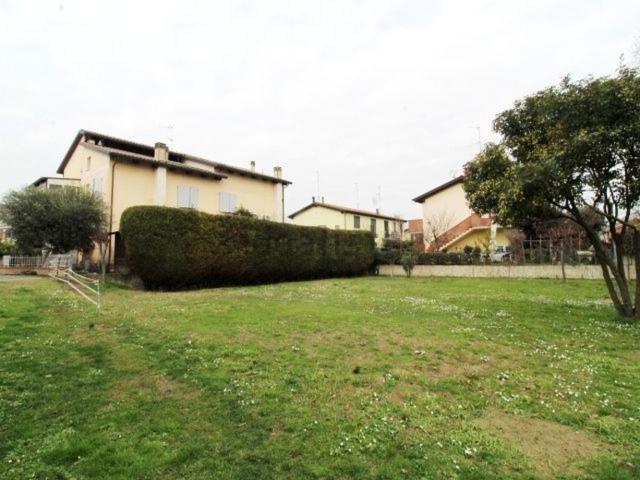 Terreno in vendita di 563 m² in Via del Sagittario