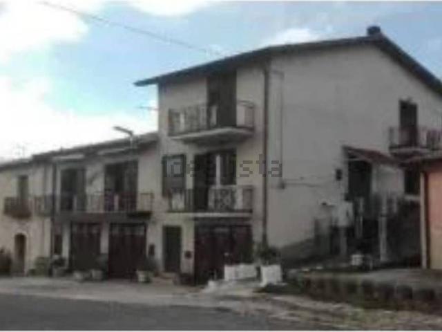 Terreno in vendita di 575 m² in Contrada Feo, 16