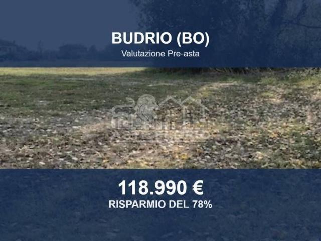 Terreno in vendita di 5780 m² in Via Savini