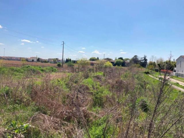 Terreno in vendita di 5791 m² in Via Tiso da Camposampiero