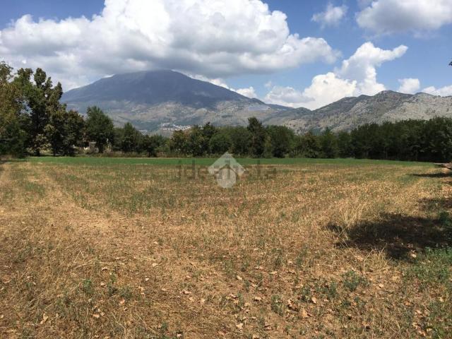 Terreno in vendita di 5715 m² in Via Sacchi