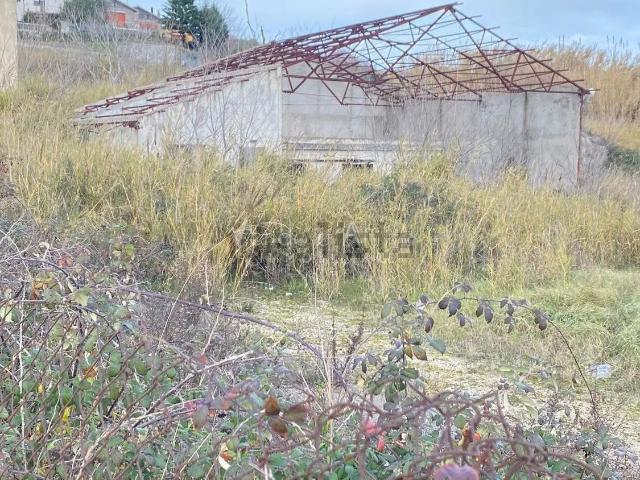 Terreno in vendita di 5860 m² in Via Mar Ionio