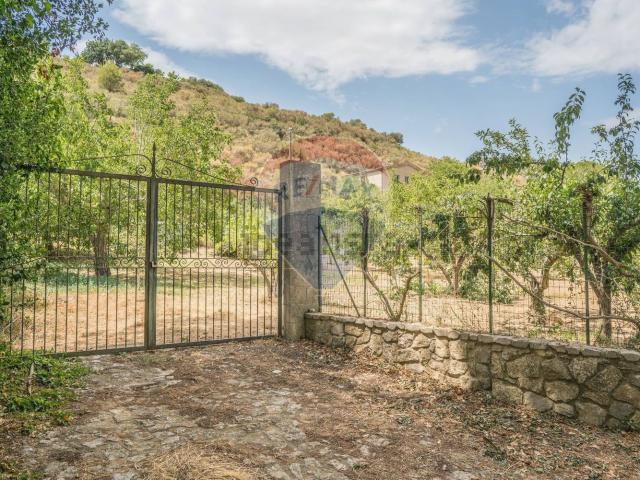 Terreno in vendita di 5800 m² in Contrada Zagaria