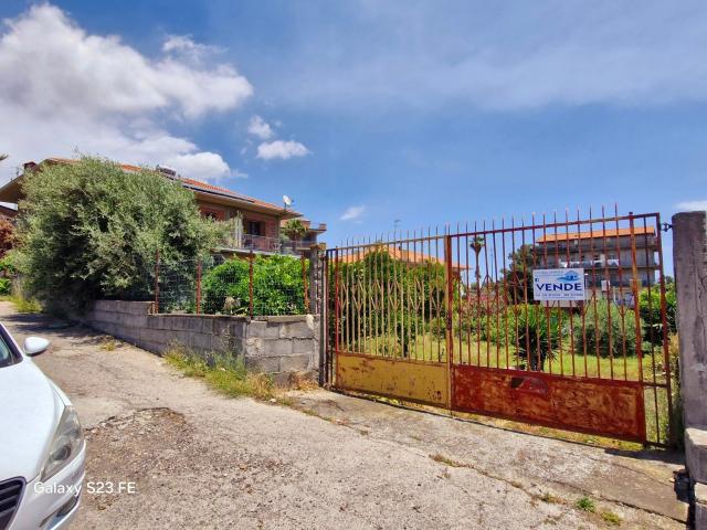 Terreno in vendita di 580 m² in Via Rosso di San Secondo