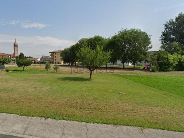 Terreno in vendita di 596 m²